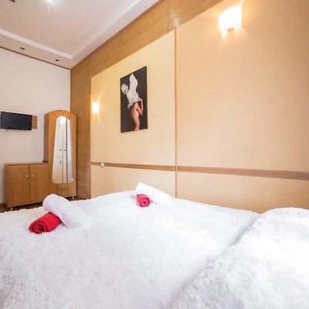 Rk Central Avenue Apartment リヴィウ エクステリア 写真